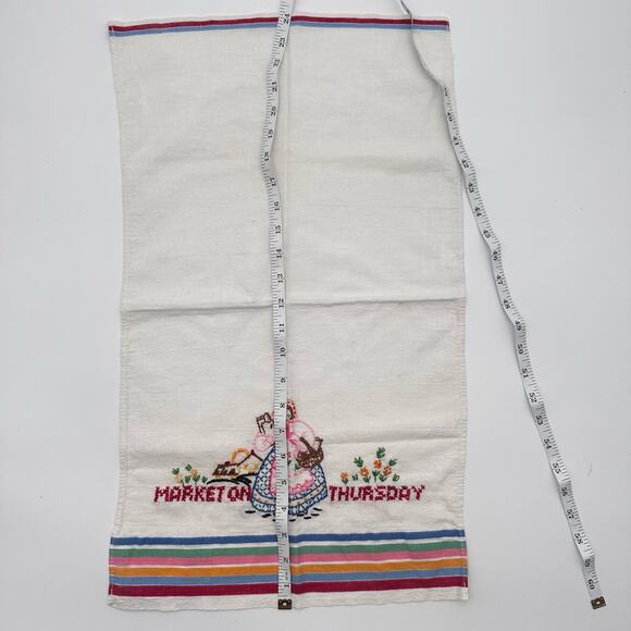 Vintage handmade TEA TOWEL embroidered cottagecore - THURSDAY - hand stitched - Picture 11 of 13